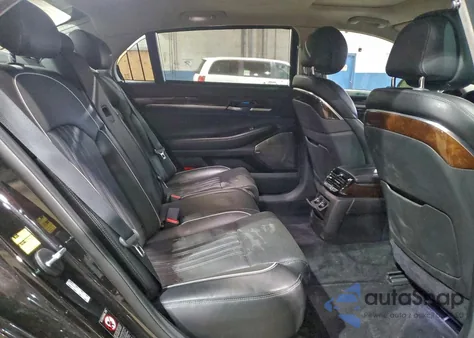 2018 Genesis G90 Premium z USA, uszkodzony, nr VIN KMHG34JA2JU049050